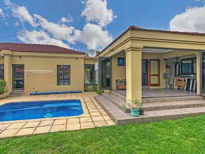 2 Bedroom Townhouse For Sale in Midrand - fc2v.webp