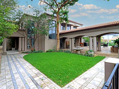 4 Bedroom House For Sale in Centurion - 6yfe.webp