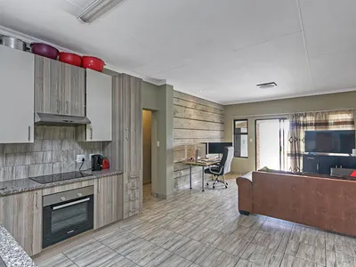 2 Bedroom Apartment For Sale in Midrand - tSm7.webp