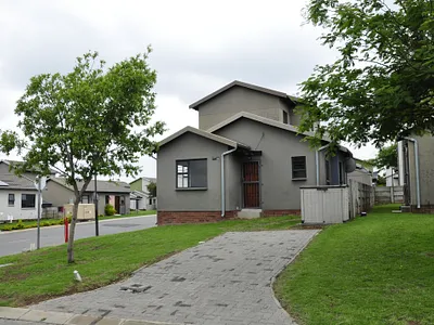 3 Bedroom Townhouse For Sale in Midrand - USWk.webp