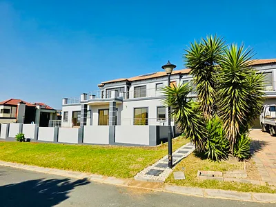 5 Bedroom House For Sale in Centurion - Wx7C.webp