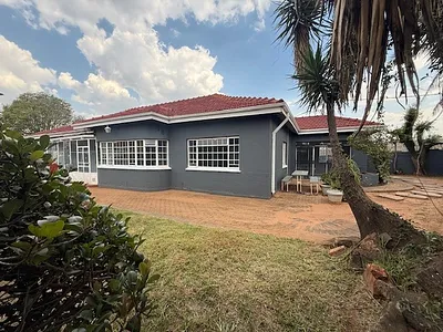 3 Bedroom House To Rent in Johannesburg - ieKW.webp