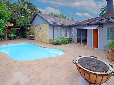 5 Bedroom House For Sale in Centurion - J9dO.webp