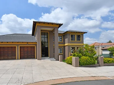 7 Bedroom House For Sale in Centurion - MfOz.webp