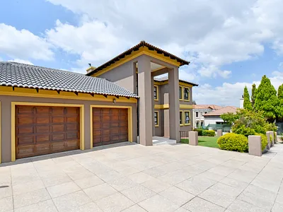 8 Bedroom House For Sale in Centurion - sjLA.webp