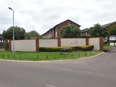 3 Bedroom Apartment For Sale in Midrand - v6Yl.webp