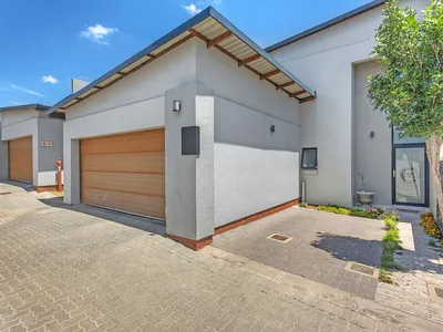3 Bedroom Townhouse For Sale in Midrand - ACkO.webp