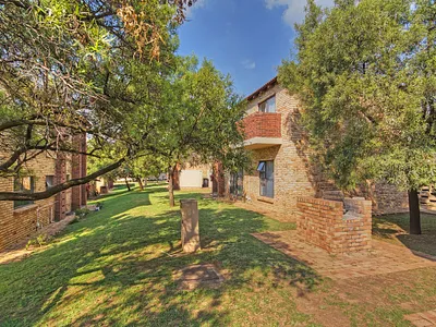 2 Bedroom Apartment For Sale in Sandton - img