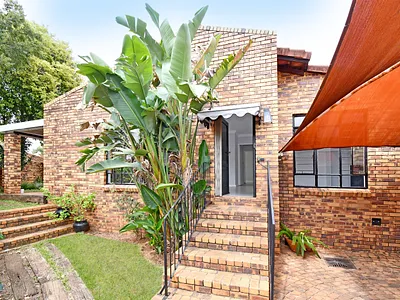 2 Bedroom House To Rent in Sandton - img