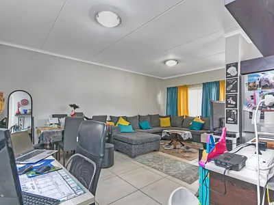 3 Bedroom Apartment For Sale in Midrand - EmRo.webp