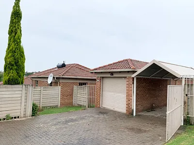 3 Bedroom Townhouse For Sale in Centurion - kBC5.webp