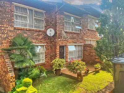 2 Bedroom Townhouse For Sale in Midrand - 4Alj.webp