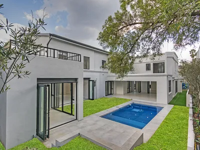 4 Bedroom House For Sale in Midrand - VgJp.webp