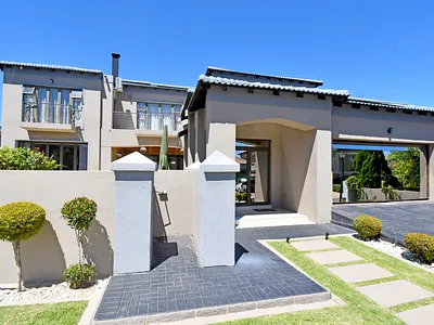 4 Bedroom House For Sale in Centurion - ecTo.webp