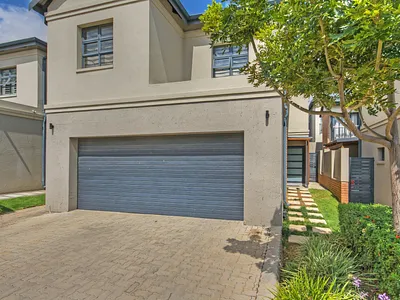 4 Bedroom Townhouse For Sale in Midrand - JDe2.webp