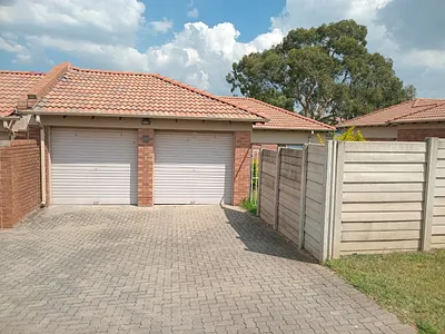 3 Bedroom Townhouse For Sale in Centurion - K40y.webp