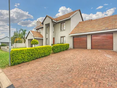 3 Bedroom House For Sale in Centurion - Dl9B.webp