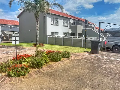 2 Bedroom Apartment For Sale in Midrand - img