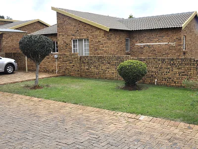 3 Bedroom Apartment For Sale in Midrand - bLGa.webp