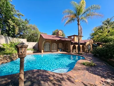 4 Bedroom House For Sale in Sandton - 8pPj.webp