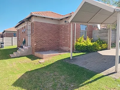 2 Bedroom Townhouse For Sale in Centurion - lp11.webp
