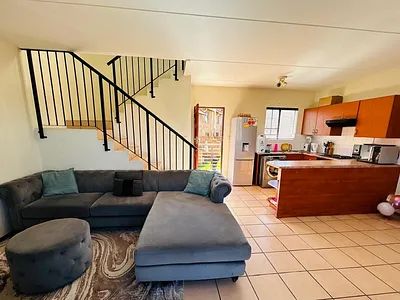 2 Bedroom Apartment For Sale in Midrand - 1yn0.webp
