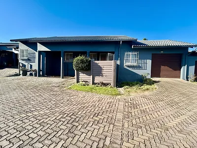 4 Bedroom Townhouse For Sale in Midrand - uqMb.webp