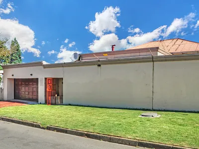 6 Bedroom House For Sale in Germiston - ILcj.webp