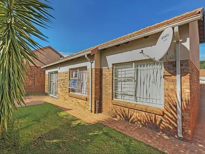 3 Bedroom Townhouse For Sale in Midrand - TkyX.webp