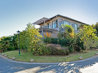 4 Bedroom House For Sale in Centurion - JLrw.webp