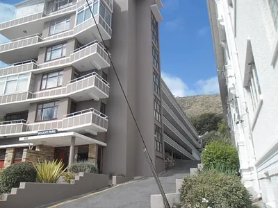 0.5 Bedroom Apartment To Rent in Cape Town - 0fJm.webp