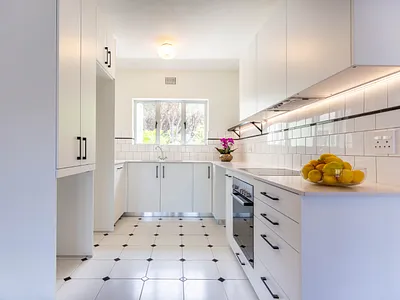 2 Bedroom Apartment To Rent in Cape Town - img