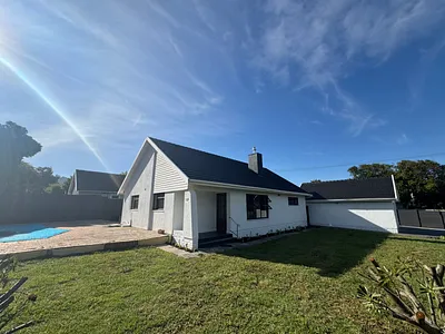 3 Bedroom House For Sale in Cape Town - H5Ay.webp