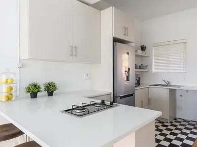 1 Bedroom Apartment For Sale in Cape Town - hIot.webp