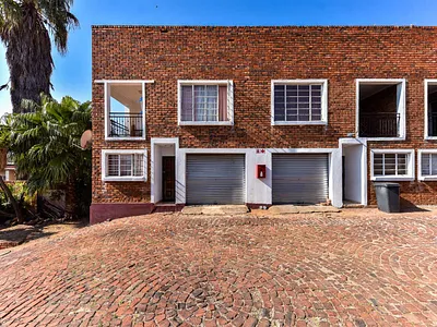3 Bedroom Townhouse For Sale in Pretoria - amgL.webp