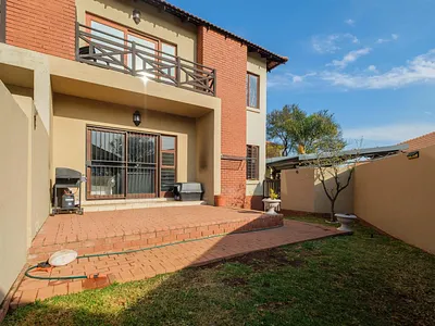 2 Bedroom Townhouse For Sale in Pretoria - img