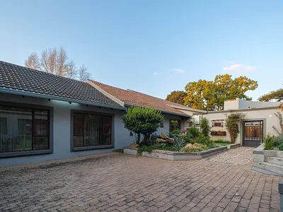 4 Bedroom House For Sale in Pretoria - bLkR.webp