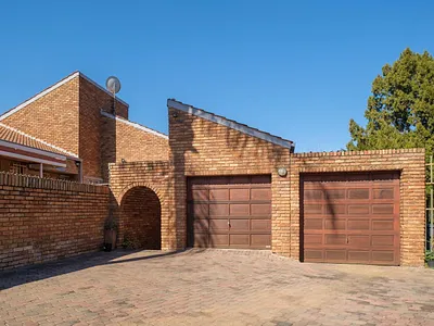 3 Bedroom Townhouse For Sale in Pretoria - kGSX.webp