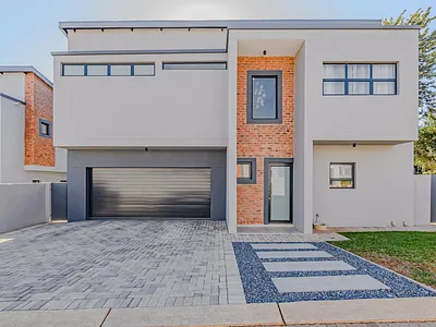 3 Bedroom House For Sale in Olympus AH, Pretoria - H5wU.webp