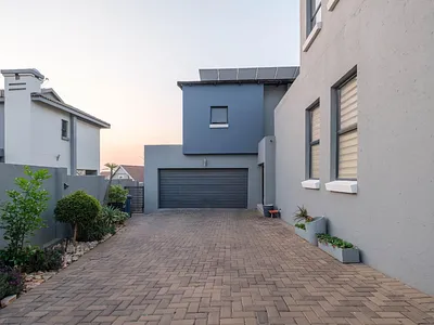 3 Bedroom House For Sale in Olympus AH, Pretoria - Rgfr.webp