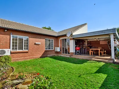 2 Bedroom Townhouse For Sale in Pretoria - img