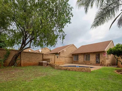 3 Bedroom Townhouse For Sale in Pretoria - img