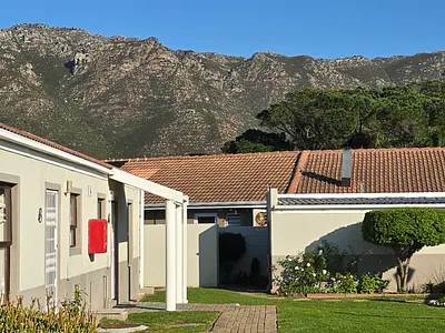 1 Bedroom Townhouse To Rent in Gordons Bay - img