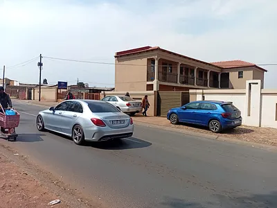 0.5 Bedroom Apartment To Rent in Soweto - GzCx.webp