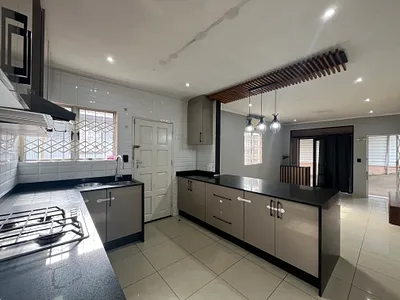 3 Bedroom House For Sale in Phoenix - YYbL.webp