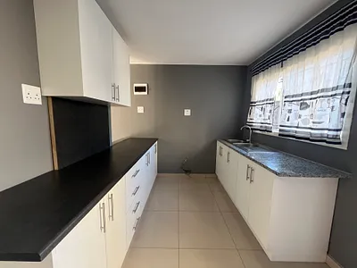 3 Bedroom House To Rent in Phoenix - XtW8.webp