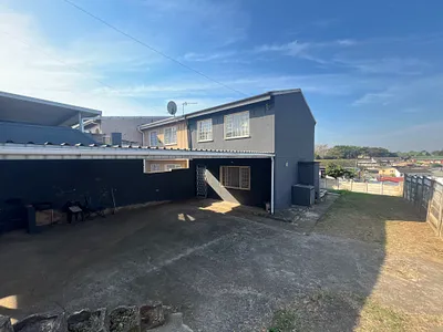 3 Bedroom House For Sale in Phoenix - img