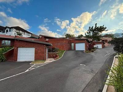 4 Bedroom Apartment For Sale in Durban - Ko4c.webp