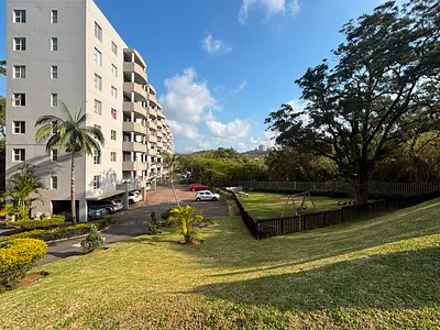 3 Bedroom Apartment For Sale in Durban North - CgZw.webp