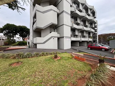 3 Bedroom Apartment To Rent in Durban - p146.webp